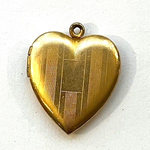 Vintage Fancy Back 12k Gold Filled Heart Locket Pendant No Monogram 1940s to 1960s