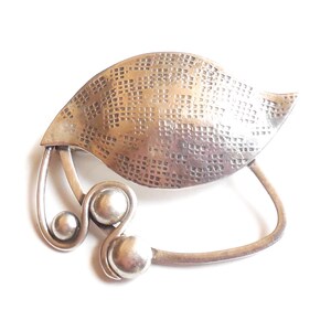 Mid Century Sterling Silver Hand Hammered Berry Leaf Pin Brooch 1960s Modernist Minimalist Modern Rosar