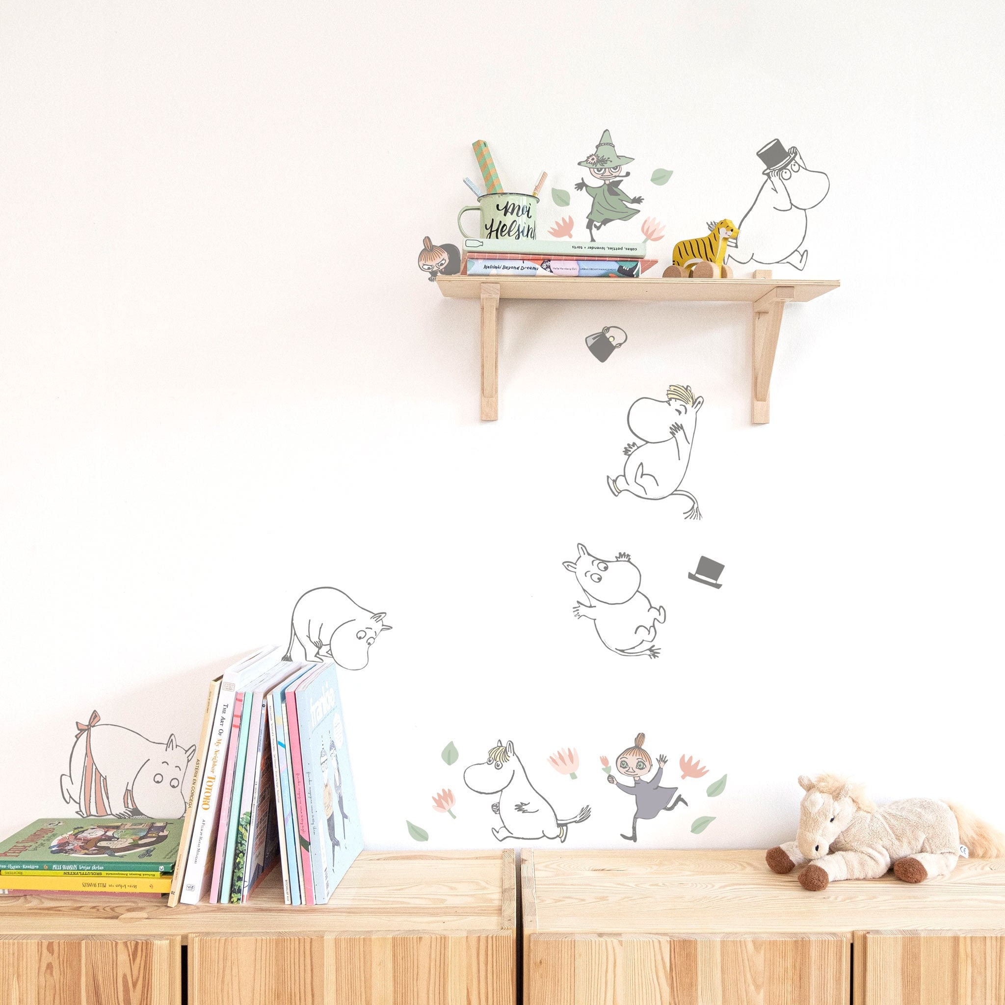 【超お買い得！】 遊び心のあるムーミンキャラクターのウォールデカール WallStickers&Murals