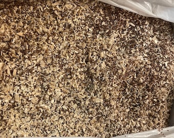 Natural Wood Sawdust: Maple, Oak, Walnut - 2.5 lbs
