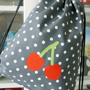 Turnbeutel Kirschen, Rockabilly, gefüttert, Rucksack für Kinder, personalisierbar mit Namen Bild 2