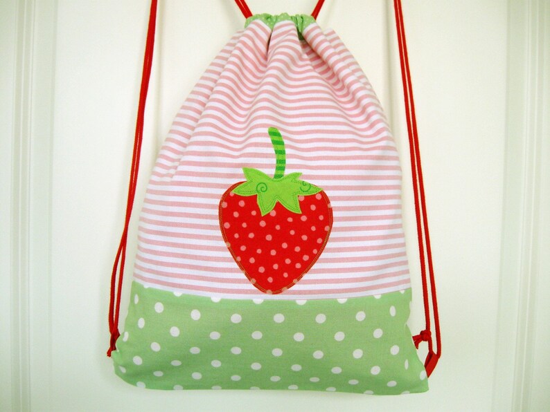 Sac de sport pour enfants, sac à dos fraise, vert rose personnalisable avec nom image 1