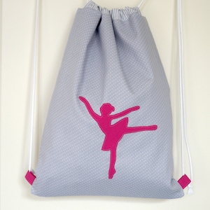 Turnbeutel Ballerina, Ballett, gefüttert, Rucksack für Kinder, personalisierbar mit Namen, grau pink Bild 2