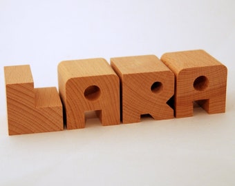 Lettres en bois LARA 4 pièces (personnalisables)