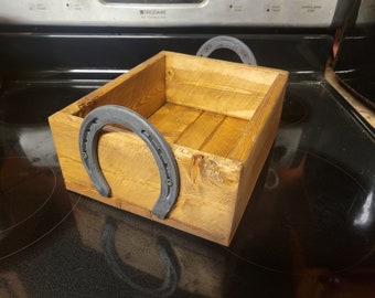 wood  basket , Rustic Home Decor, centerpiece,   Horseshoe decor , centerpiece with horseshoe, Farmhouse decor, country decor ,gift idea