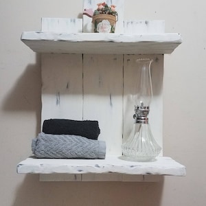 Farmhouse Decor, distressed shelf Rustic Bath shelf, wood shelf, Nautical decor, Distressed shelf, Rustic Decor, Farmhouse bathroom decor bild 4