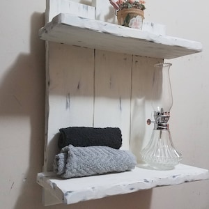 Farmhouse Decor, distressed shelf Rustic Bath shelf, wood shelf, Nautical decor, Distressed shelf, Rustic Decor, Farmhouse bathroom decor bild 3