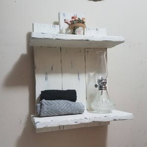Farmhouse Decor, distressed shelf Rustic Bath shelf, wood shelf, Nautical decor, Distressed shelf, Rustic Decor, Farmhouse bathroom decor bild 2