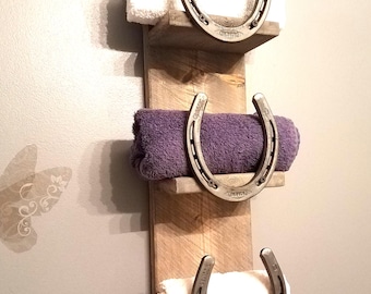 Decoración rústica del hogar, toallero, estante de baño, estante de herradura, baño rústico, decoración campestre, estante de madera, decoración de herradura, decoración de granja