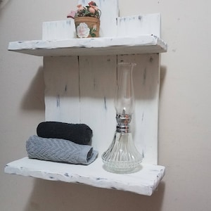 Farmhouse Decor, distressed shelf Rustic Bath shelf, wood shelf, Nautical decor, Distressed shelf, Rustic Decor, Farmhouse bathroom decor bild 1