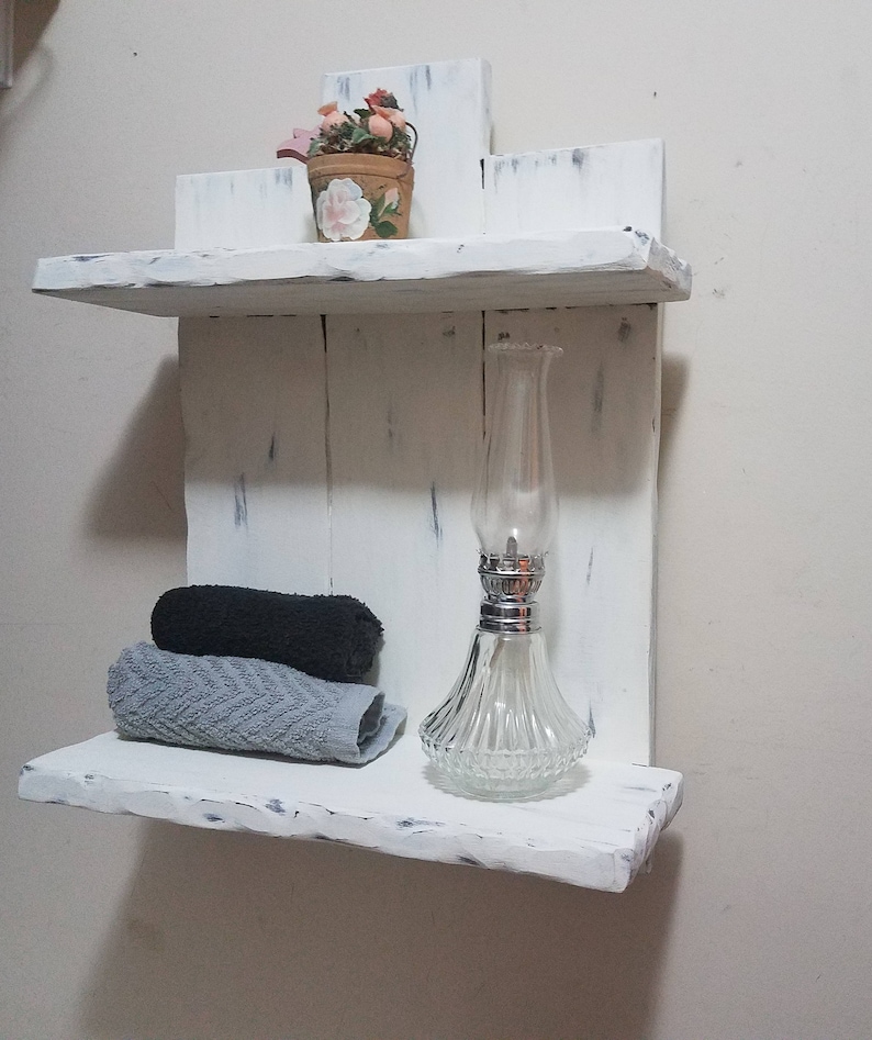 Farmhouse Decor, distressed shelf Rustic Bath shelf, wood shelf, Nautical decor, Distressed shelf, Rustic Decor, Farmhouse bathroom decor bild 1