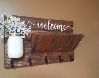 Welcome key holder, Country Home Decor, Mail Holder, Rustic Wood Decor, Welcome Sign, Rustic Key Holder, House warming, Farmhouse decor