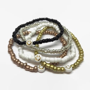 Smiley Face Bracelet / Smiley Face / Minimalist Bracelet / Trendy Bracelet / Cute Jewelry