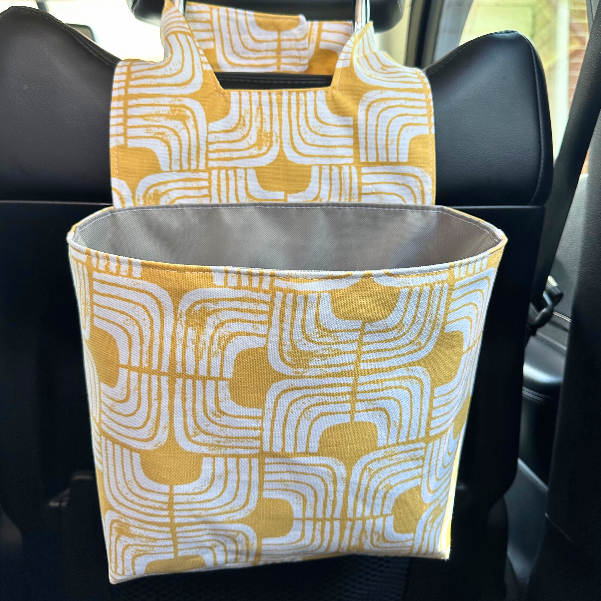 Bumble Bee Car Trash Can, Car Accessories for Women, Car Decorations, Car  Garbage Bag, Bee Pattern, Car Tote, Truck Accessories Car Bag, SUV 