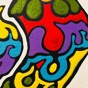 Puede incluir: Pintura abstracta con formas audaces y coloridas. La obra presenta un fondo blanco con contornos negros que definen formas en rojo, amarillo, azul, verde, naranja y morado. La pintura tiene una apariencia texturizada.