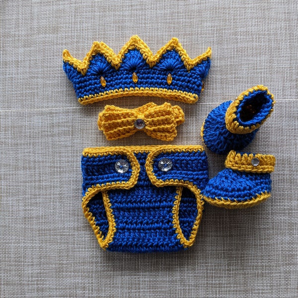 Crochet King baby set: Crown, Diaper cover, Bow Tie, Booties, Royal set, Prince set, Baby shower gift, Newborn picture, Newborn king outfit