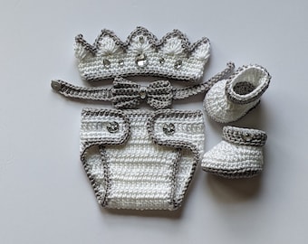 Crochet King Baby Set: Crown, Diaper Cover, Booties, Bow Tie, Baby shower gift, Newborn pictures