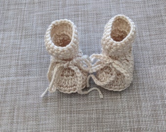 Crochet Baby Booties, Booties for baby boy or girl, Winter Baby Shoes, Baby shower gift, Baby Slippers, Newborn pictures, Photo prop