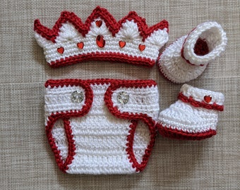 Crochet Princess baby girl set: Crown, Diaper Cover,Booties,Princess outfit, Baby shower gift, Newborn picture, Photo prop,Your color choice