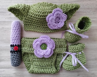 Crochet Yoda Baby Girl Set: Hat with ears, Diaper Cover, Booties & Saber, Baby shower gift for girl, Newborn picture, Photo prop
