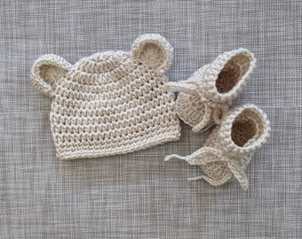 Crochet Baby Bear Hat and Booties, hat with ears, baby shower gift, hospital outfit, photo prop, newborn picture