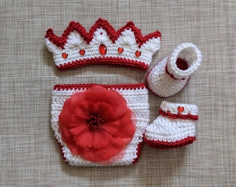 Crochet Princess baby girl set: Crown, Diaper Cover with flower, Booties, Princess outfit, Baby shower gift, Newborn picture, Photo prop