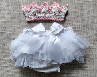 Crochet Crown, Lace Bloomer, Booties Set, Newborn Baby Girl Outfit, Photo Prop, Baby shower gift, Newborn pictures