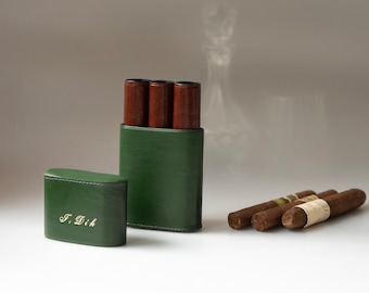 Étui à cigares triple voyage personnalisé, cadeau pour lui : cuir tanné végétal vert et marron, gravure personnalisée, cadeaux de mariage