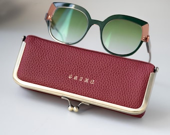 Étui à lunettes en cuir personnalisé : fermeture à pression, initiales personnalisées