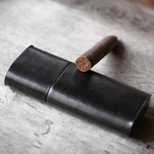 Driedubbele leren sigarenkoker voor heren, sigarenhouder voor drie sigaren, 3 sigarendoos voor bruidegom cadeau, gepersonaliseerde sigarenkoker cadeaus voor baas.