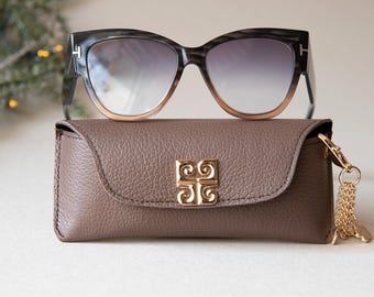 Glasses case magnetic clasp, Stylish sunglasses case, Leather eyewear case, Personalized sunglasses case hard, Eyeglasses case gift for her