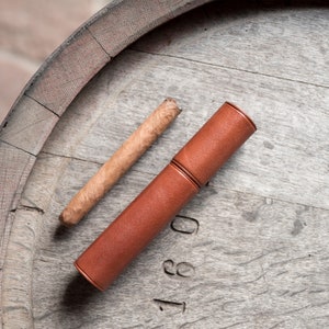 Personalized leather cigar case, Cigars accessory for men, Cigar tube case gift for him, Cigar holder practical gift for gentlemen.