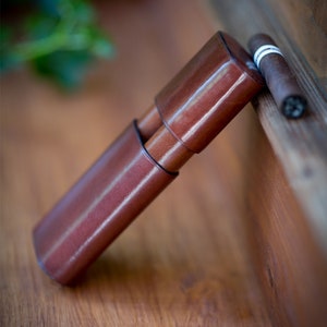Custom cigar tube case leather 2 cigar, Cigar holder gift for father, Personalized cigar case for groomsmen, Cigar travel case gift for him