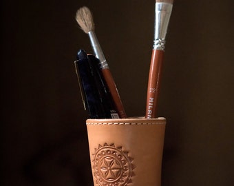 Leather pen holder, Pencil Cup, Leather Pencil Holder, Brush Makeup Holder, Paint Brush Holder, Leather Pencil Organizer Holder for Desk