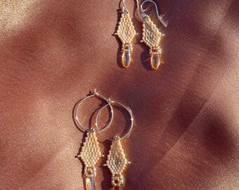 Alina - Mini Dagger Perles Boucles d’oreilles en Ivoire et Beige avec Option Cerceaux ou Crochets