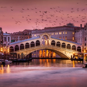 Venice Rialto Bridge Photograph, Great Gift for Travel Lovers, Rialto Bridge Venice Print, Romantic Venice Scene