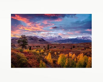 Arte de amanecer en las montañas de Colorado, Primera nevada en las montañas de San Juan, Fotografía de álamos otoñales, Impresión artística Alpenglow, Decoración alpina matutina