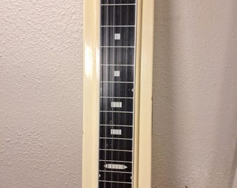 ビンテージ 1969 Guyatone 6弦ラップスティールギターとスチールトナー