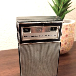 Motorola Six 6 Transistor AM radio. vintage electronic headphone jack.