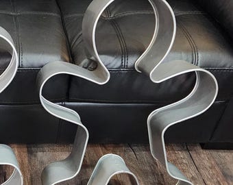 Large Silver Metal Gingerbread Man Cookie Cutter Style Home Decoration Giant Wall Hanger Decor Christmas Design Holiday Huge Ornament
