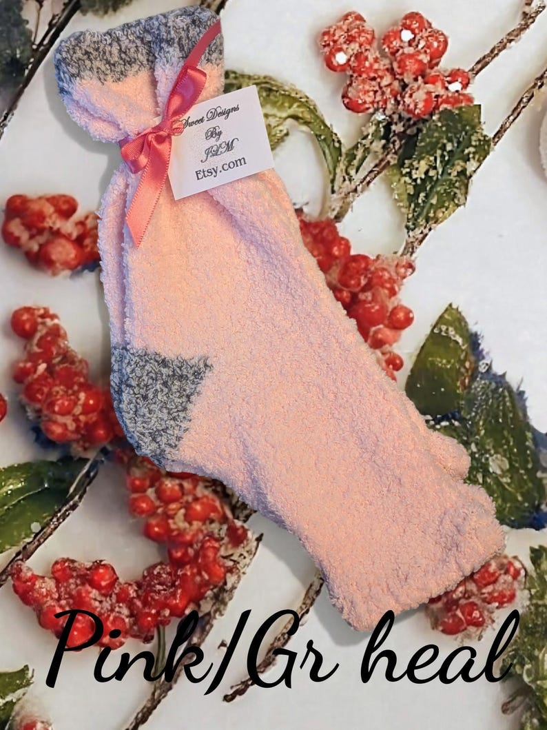 Pedicure socks, pedi sock, flip flop sock, open toe sock, SweetdesignsbyJLM, toeless sock in Pinks and White design. Pink/Grey Heal