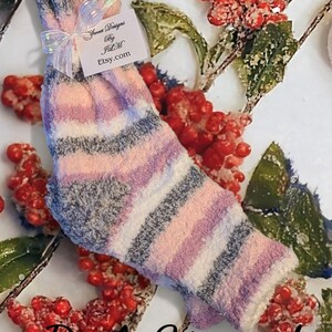 Pedicure socks, pedi sock, flip flop sock, open toe sock, SweetdesignsbyJLM, toeless sock in Pinks and White design. Pink Multi Stripe