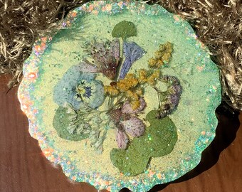 Lori's Garden Handmade Drink Coaster with Natural Pansy, Peach Blossom, Bluebell and Missouri Flowers in Mint, Yellow & Purple One-of-a-Kind