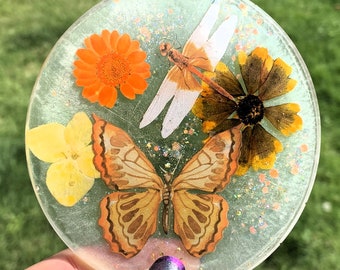 Lori's Garden Handmade Resin Drink Coaster with Butterfly, Dragonfly and Natural Pressed Flowers in Gold, Yellow & Orange One-of-a-Kind