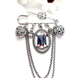 Dirndl necklace/brooch MÜNCHNER KINDL color variations/Oktoberfest traditional costume wedding jewelry medallion