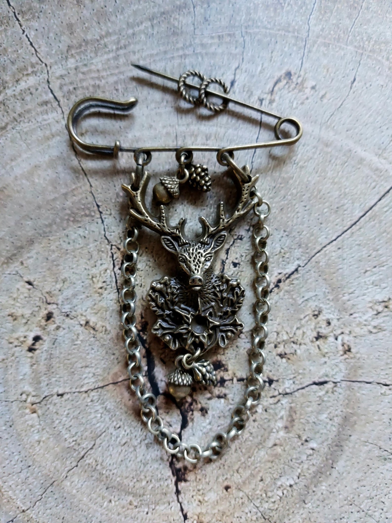 Charivari brooch women/men deer Munich/bronze colored/Oktoberfest costume accessory/unisex