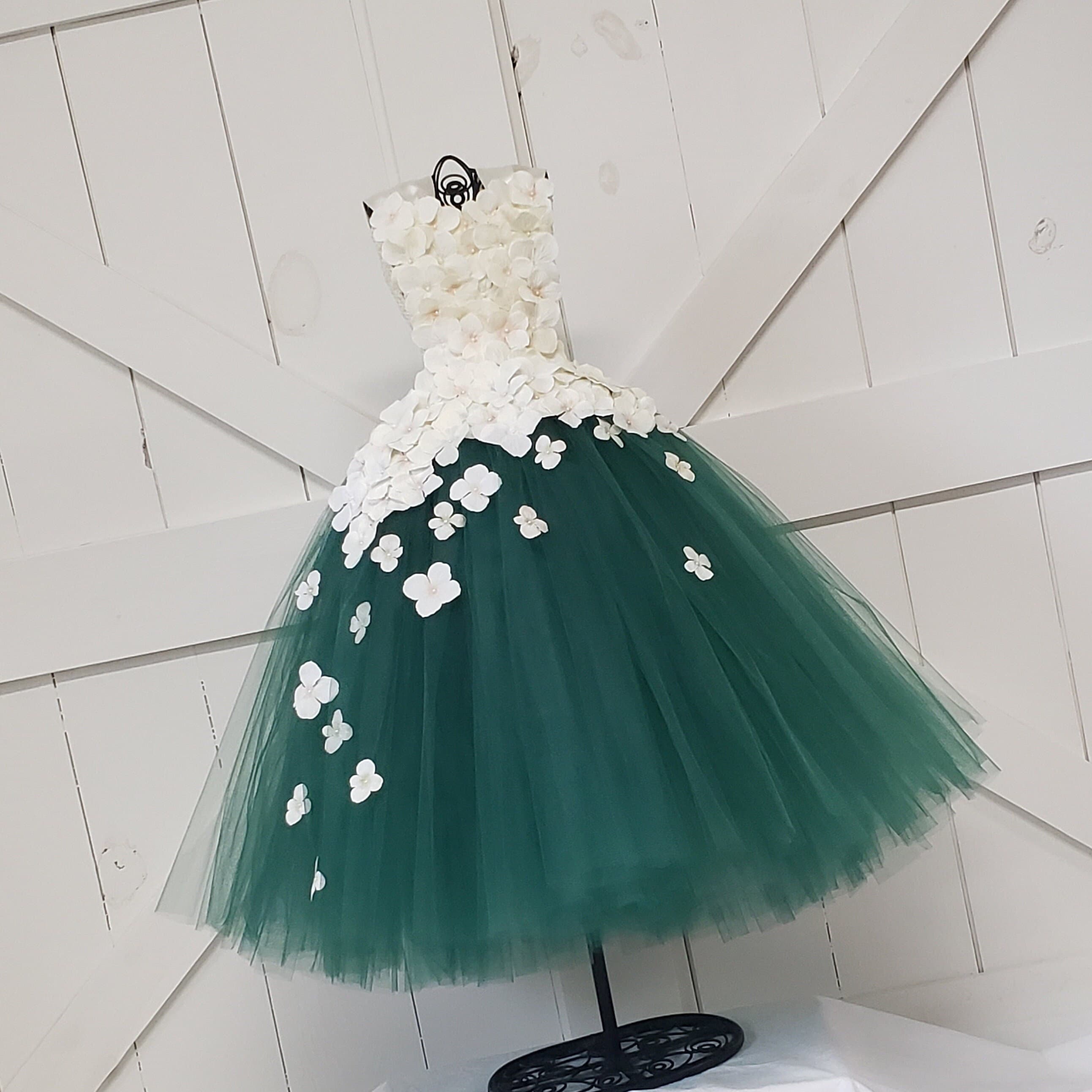 slim fit dress slacks Gorgeous Lace Flower Beaded V-Neck Emerald Green Prom Dress Ball Gowns main image 0