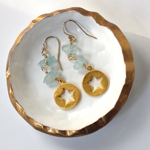 Rohe Aquamarin Ohrringe, himmlische Schmuck, Blaue Aquamarin Ohrringe, März Geburtsstein Schmuck, Gold Stern Ohrringe, Rohsteine