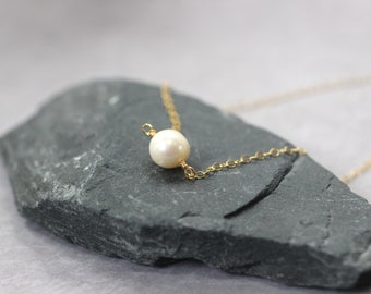 Simple Pearl Necklace, Floating Pearl Choker Necklace, June Birthstone Jewelry, Gold or Silver, Minimalist Jewelry, Single Pearl Necklace,