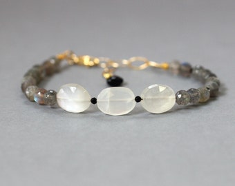 Regenboog maansteen armband, juni geboortesteen sieraden, labradoriet kralenarmband, halfedelsteen armband, juni verjaardagscadeau